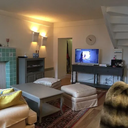 La Petite Maison Bleue *